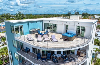 Beach House Residence - Penthouse