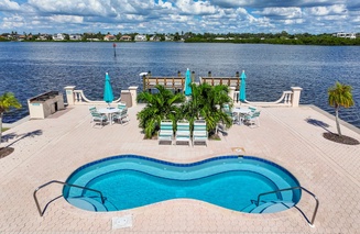 Palm Bay Club - 343 Bayside