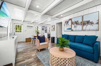 A Charming Beach Cottage - Unit A