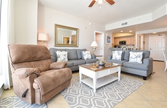 Silver Beach Towers E705