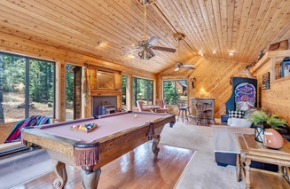 Moonlight Ridge | Duck Creek Village Cabin | Fireplace