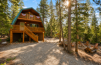 Roos Roost | Spacious 5BR Duck Creek Cabin Near Trails & Parks