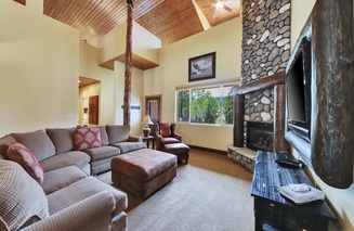 Crooked River 19 | Walk to Lifts + Hot Tub