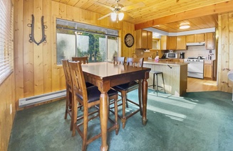 Totem Pole Lodge