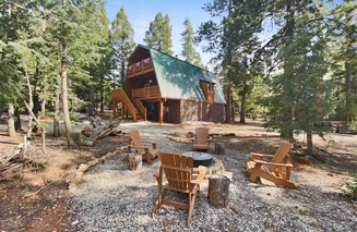 Roos Roost | Spacious 5BR Duck Creek Cabin Near Trails & Parks