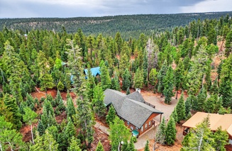 Lava Lodge | Your UTV Basecamp | Scenic Trails | Cozy Nights