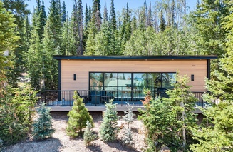 Ridgeview Rendezvous: New Mountain Modern Cabin