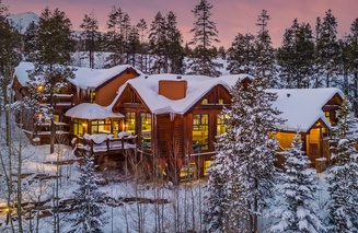 Majestic Mountain Lodge