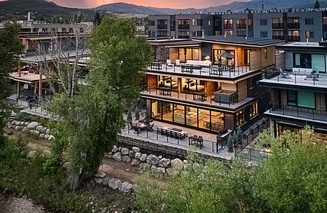 Triple 3 Lodge