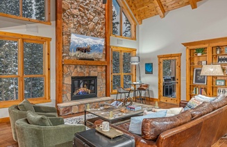 Starlit Pines Lodge