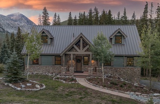 Starlit Pines Lodge