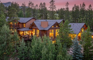 Majestic Mountain Lodge