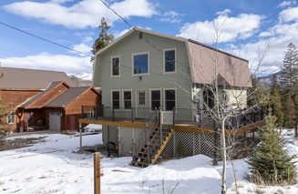 874 Kinnikinnick Rd