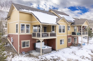 100 Fairway Lane