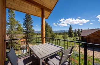 1585 Moose Run