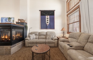 Kicking Horse Palomino 7-302