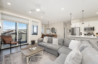 Hideaway Station E #202