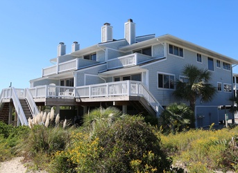 Guill-Holton | Photo 1