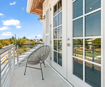 Master Suite 2 Balcony