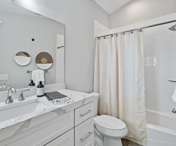 Master Suite 6 Bathroom