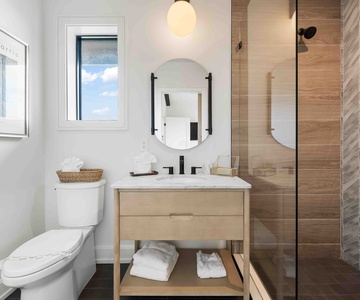 King Suite 3 Bathroom