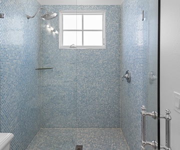 King Suite 4 Shower