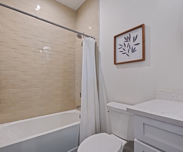 King Suite 3-bathroom