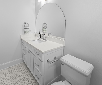 King Suite 4 Bathroom