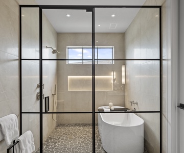 Master Bathtub 