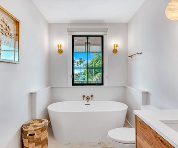 Master Bathtub
