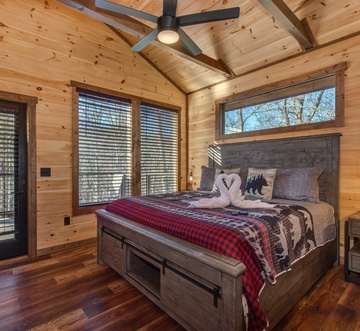 Bearfoot Splash Hideaway