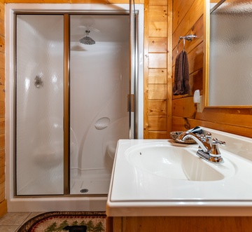 Bear Essentials Lodge