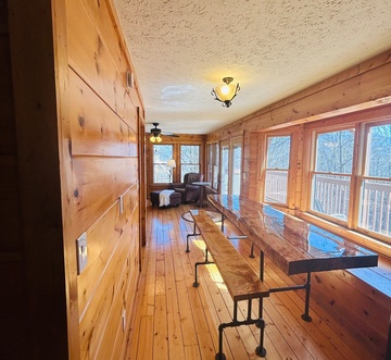 Moonshine Lodge