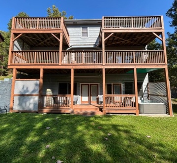 Moonshine Lodge