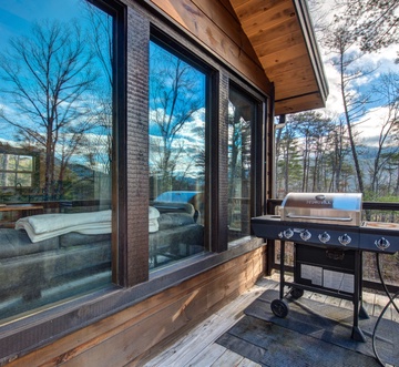 Bearfoot Splash Hideaway