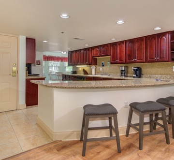 Cs Creekside Condo