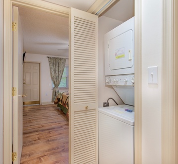 Cs Creekside Condo