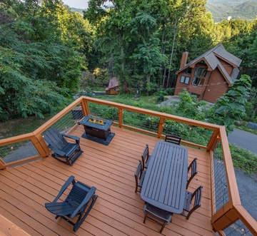 Honey Bear Lodge