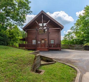 Bear Essentials Lodge