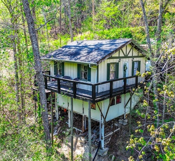 Hillside Hideaway