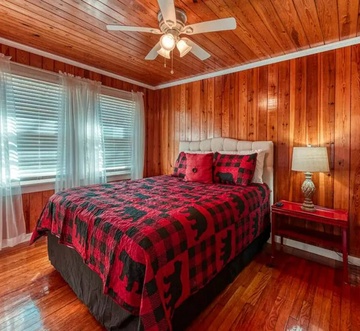 Gatlinburg's Cozy Rose