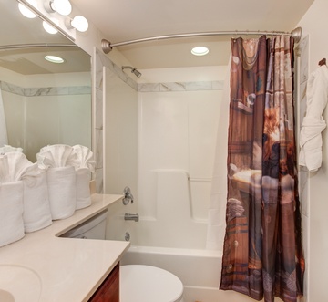Cs Creekside Condo