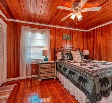 Gatlinburg's Cozy Rose