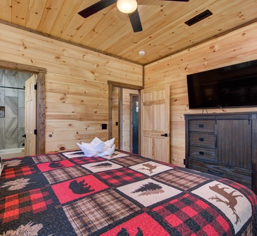 Bearfoot Splash Hideaway