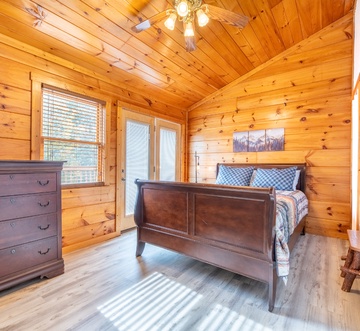 Moonshine Lodge