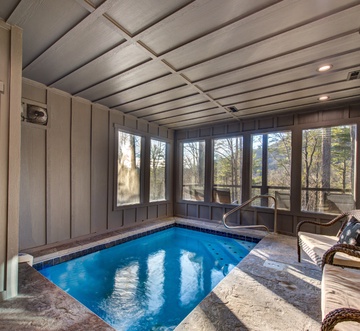 Bearfoot Splash Hideaway
