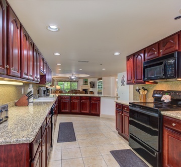 Cs Creekside Condo