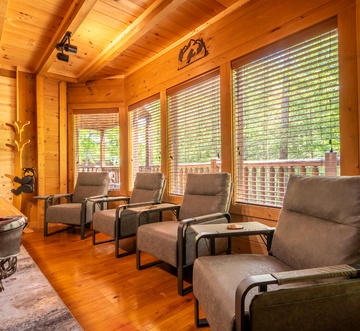 Smoky Breeze Retreat
