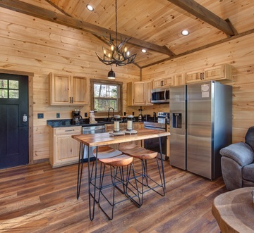Bearfoot Splash Hideaway