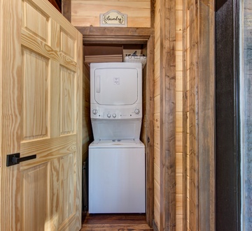 Bearfoot Splash Hideaway